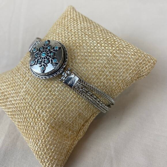 Ginger Snaps Silver Tone Multi Chain Toggle Bracelet Snowflake Interchangeable - Picture 4 of 8